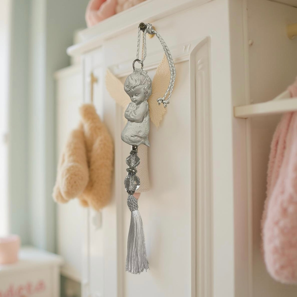 Pingente Menina Rezando