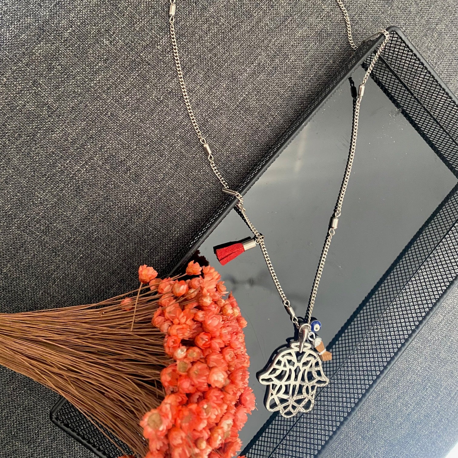 Colar Niquelado Mão de Fatima