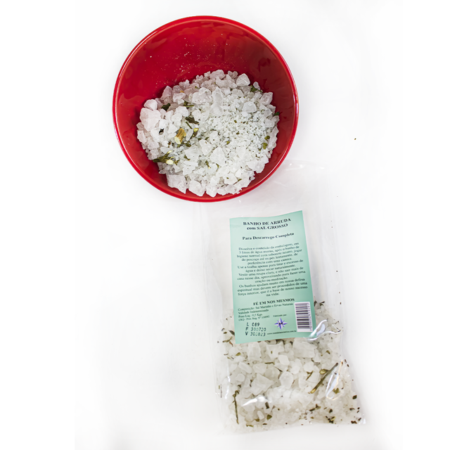 Banho de Limpeza com Sal Grosso e Arruda